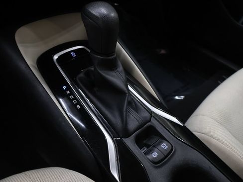 Used 2022 Toyota Corolla LE FWD image 25