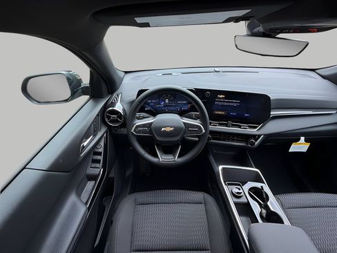 New 2027 Chevrolet Equinox LT w/ Safety and Technology Package FWD image 12