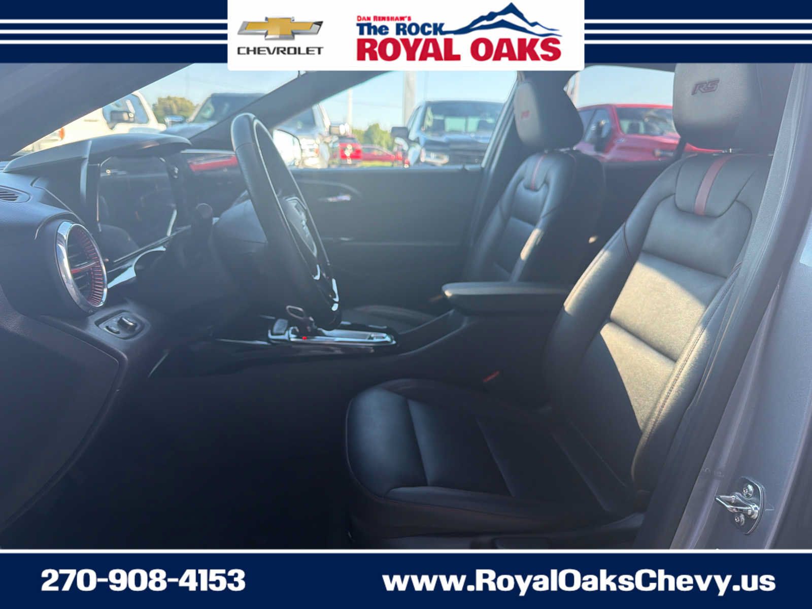 Used 2025 Chevrolet Trax RS w/ Sunroof Package FWD image 13
