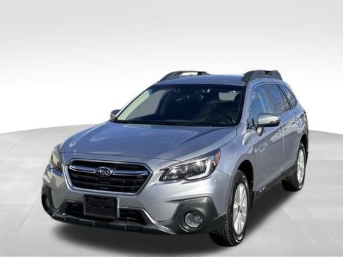 Used 2018 Subaru Outback 2.5i Premium image 3