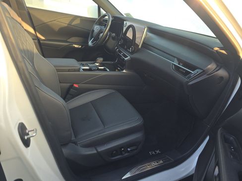 Used 2025 Lexus RX 350 Premium image 9