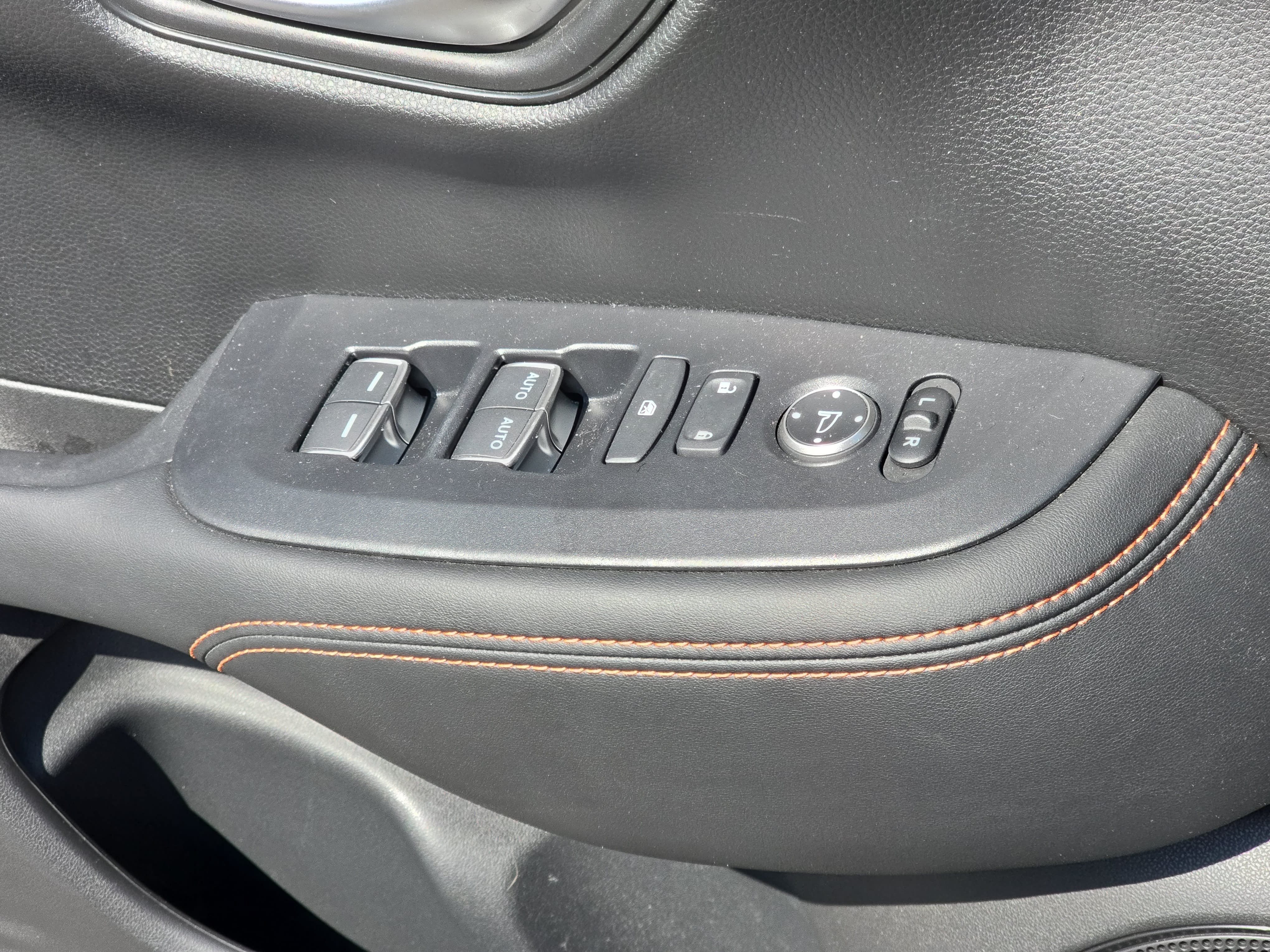 Certified 2025 Honda HR-V Sport image 27