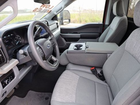 Used 2024 Ford F250 XLT image 11