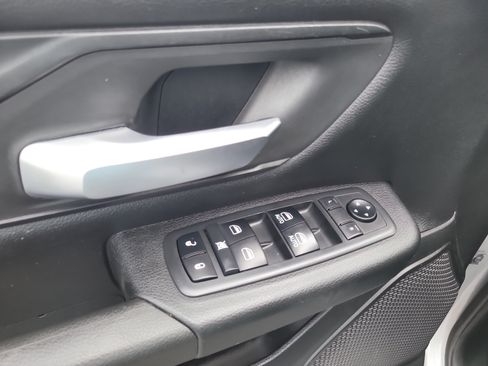 Used 2019 RAM 1500 Tradesman RWD image 18