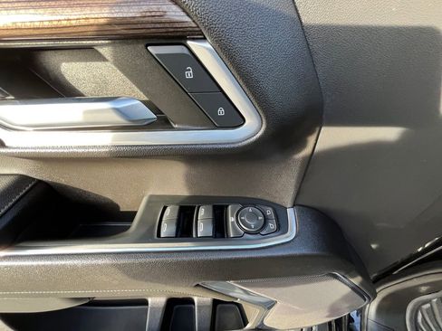 Used 2023 Chevrolet Silverado 1500 RST image 18