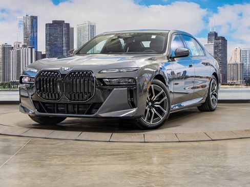 Used 2026 BMW 750e xDrive w/ Executive Package image 2