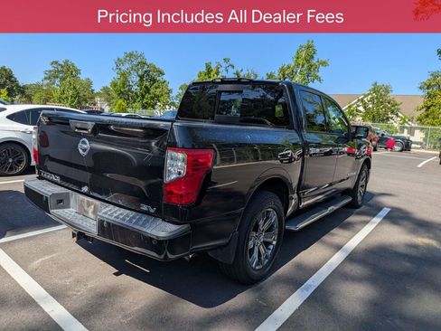 Used 2017 Nissan Titan SV RWD image 6