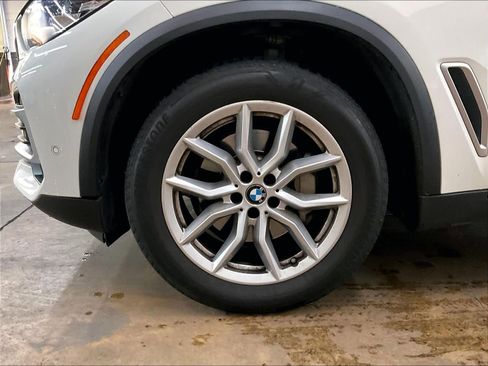 Used 2023 BMW X5 xDrive40i w/ Parking Assistance Package image 11