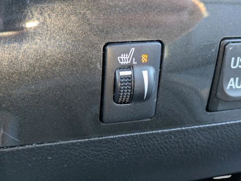 Used 2013 Toyota Tundra Limited image 24