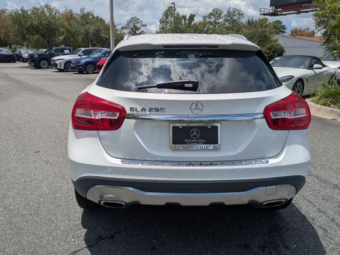 Certified 2018 Mercedes-Benz GLA 250 image 4