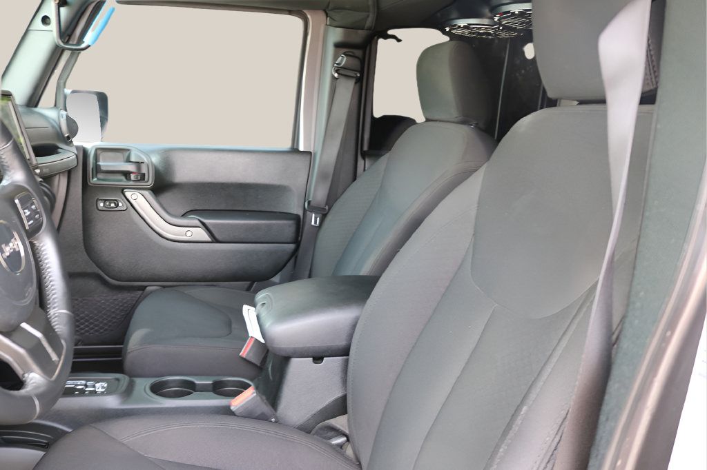Used 2018 Jeep Wrangler Unlimited Sport S AWD/4WD image 13
