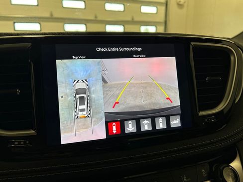 New 2026 Chrysler Pacifica Limited w/ S Appearance Package image 24