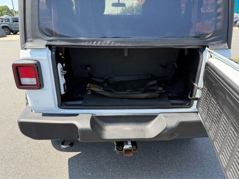 Used 2021 Jeep Wrangler Sport AWD/4WD image 10