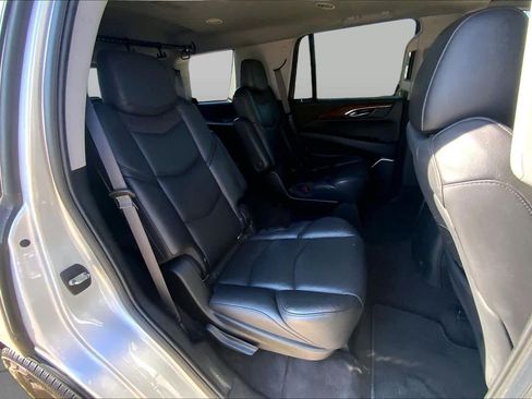 Used 2020 Cadillac Escalade Premium Luxury RWD image 20