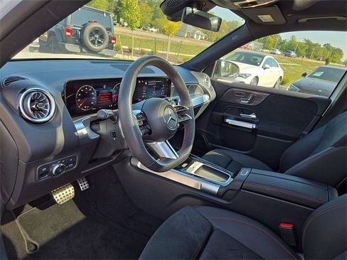 New 2024 Mercedes-Benz GLB 250 4MATIC image 26