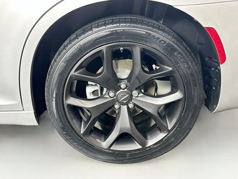 Used 2023 Chrysler 300 Touring w/ Sport Appearance Package image 11