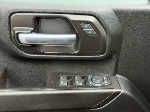 Used 2021 Chevrolet Silverado 2500 Custom w/ Custom Value Package AWD/4WD image 18