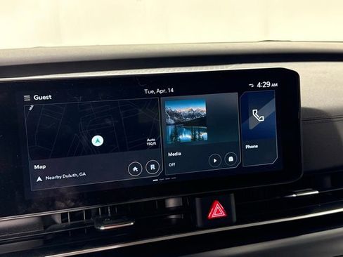 Used 2025 Kia Carnival image 19