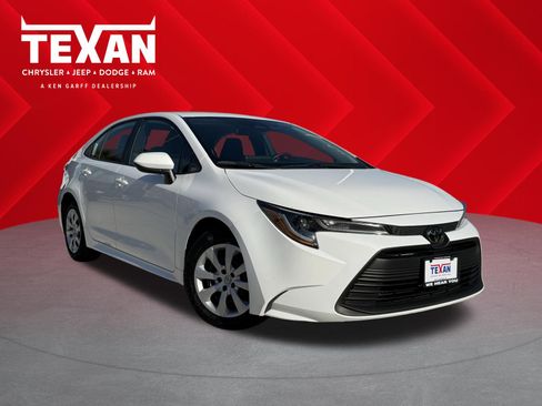 Used 2024 Toyota Corolla LE image 1