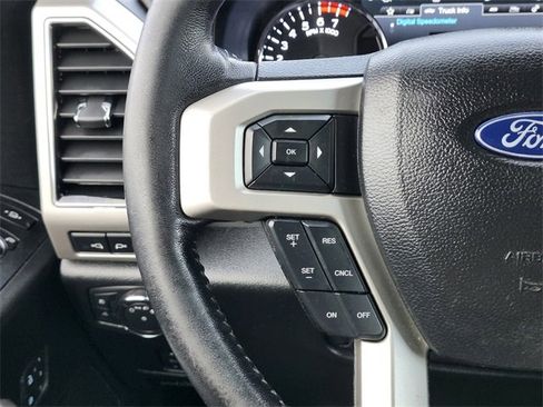 Certified 2019 Ford F250 Lariat w/ Chrome Package image 28