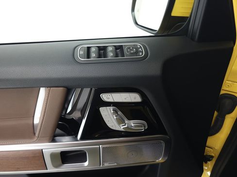 Used 2025 Mercedes-Benz G 550 image 6