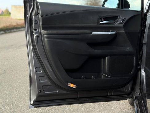 Certified 2025 Toyota Sienna Limited image 10