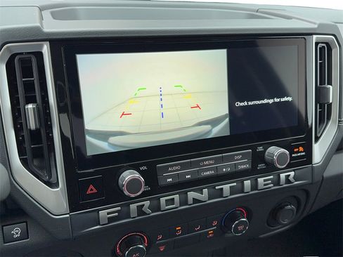 Used 2025 Nissan Frontier SV image 27