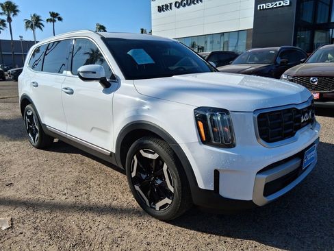 Used 2024 Kia Telluride S w/ S Sunroof Package image 3
