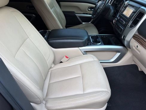 Used 2016 Nissan Titan SL RWD image 25
