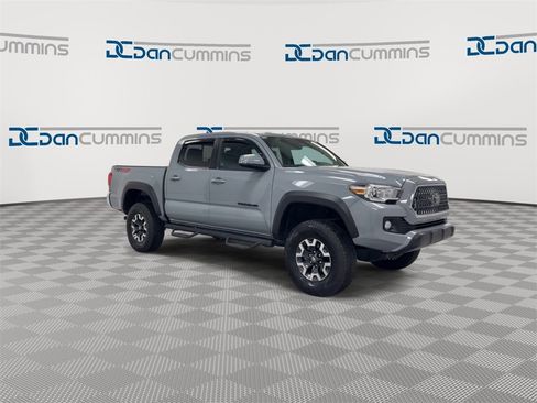 Used 2019 Toyota Tacoma TRD Off-Road image 2