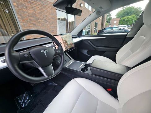Used 2023 Tesla Model Y Long Range AWD/4WD image 37