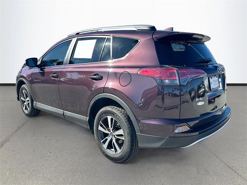 Used 2018 Toyota RAV4 XLE image 5