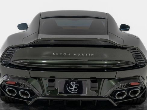 Used 2025 Aston Martin Vanquish image 7
