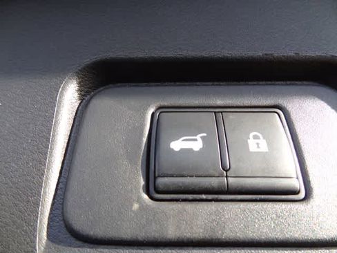 Used 2024 Nissan Rogue SV image 21