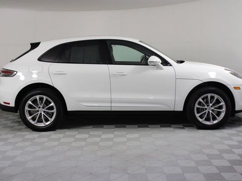 Certified 2026 Porsche Macan AWD/4WD image 8