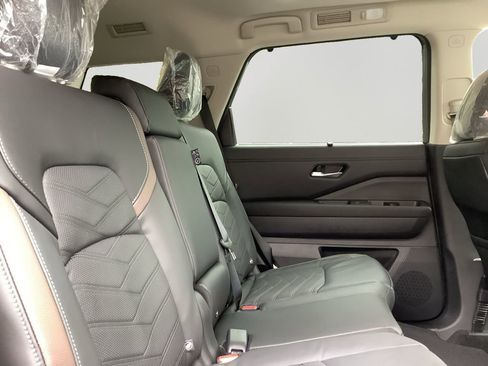 New 2025 Nissan Pathfinder Platinum w/ Cargo Package image 13