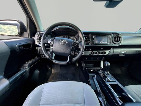 Used 2018 Toyota Tacoma SR w/ SR Convenience Package RWD image 9