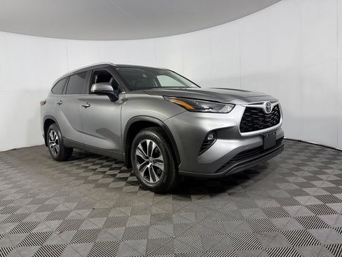 Used 2026 Toyota Highlander XLE AWD/4WD image 5