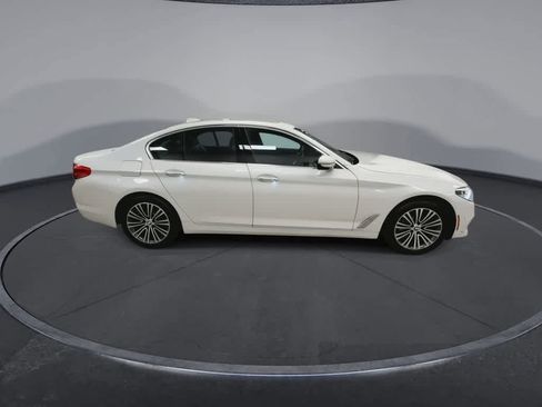 Used 2018 BMW 530i xDrive AWD/4WD image 2