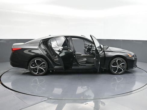 Used 2023 Nissan Altima 2.5 SR image 36