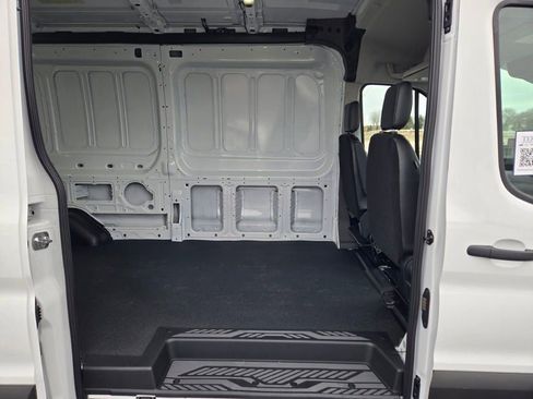 New 2026 Ford Transit 250 148 Medium Roof RWD image 9