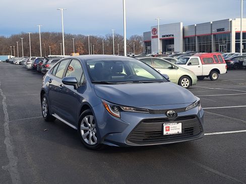 Certified 2023 Toyota Corolla LE image 2