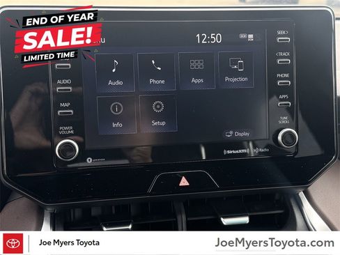 Used 2021 Toyota Venza XLE image 15