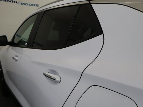 Used 2024 Buick Encore GX Sport Touring FWD image 11