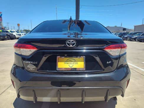 Used 2022 Toyota Corolla LE FWD image 5