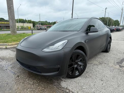 Used 2023 Tesla Model Y Long Range AWD/4WD image 23