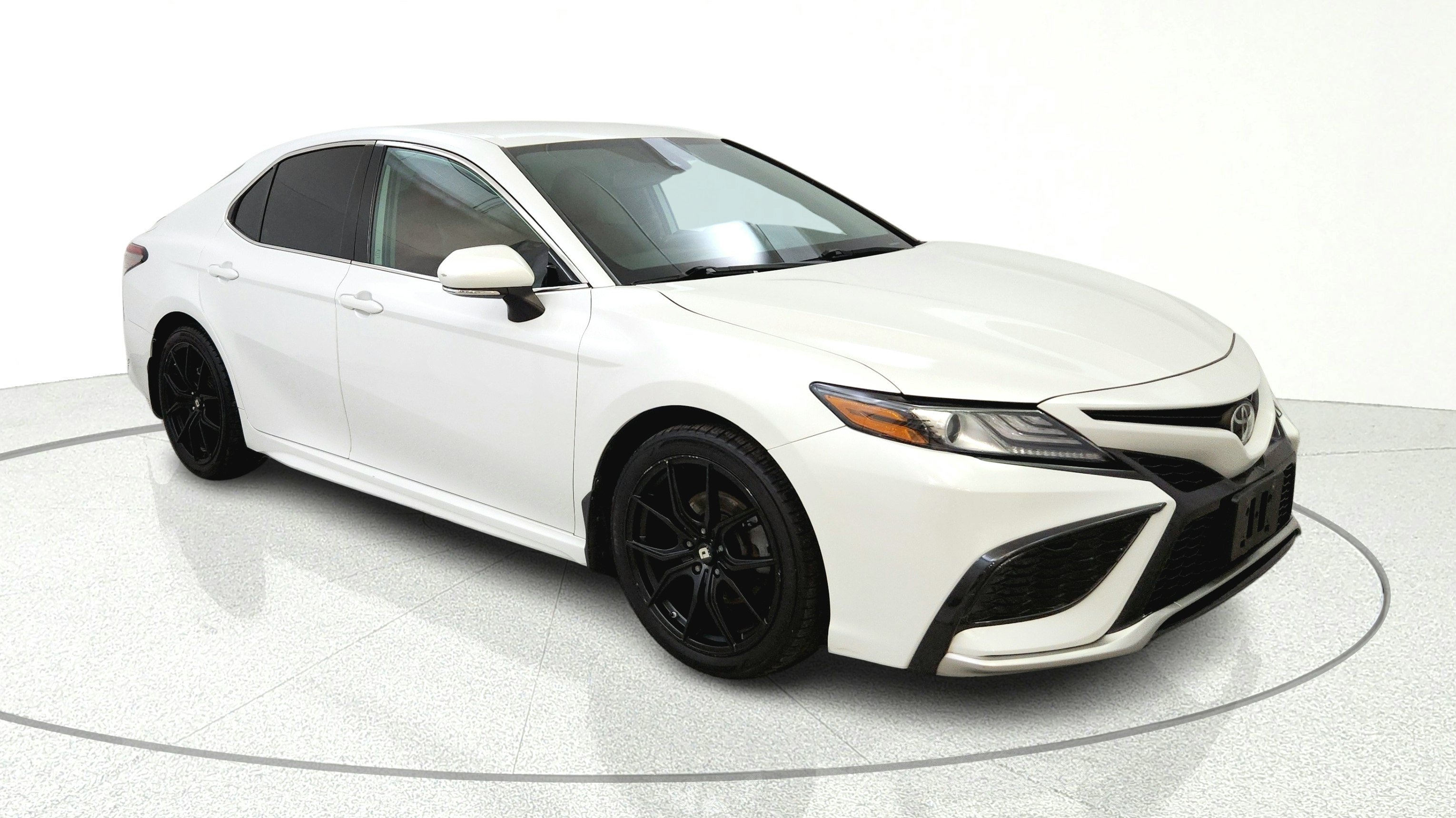 Used 2021 Toyota Camry XSE FWD image 1