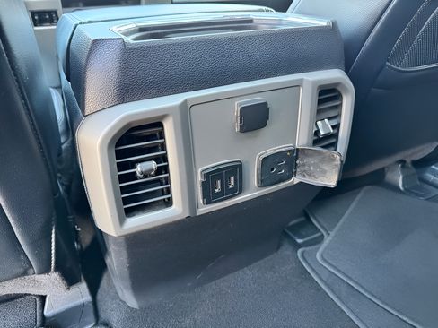 Used 2019 Ford F250 Lariat w/ Lariat Ultimate Package AWD/4WD image 41