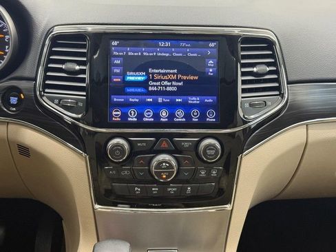 Used 2019 Jeep Grand Cherokee Limited w/ Trailer Tow Group IV image 10