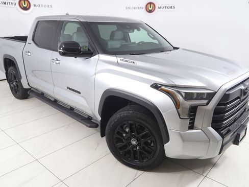 Used 2025 Toyota Tundra Limited AWD/4WD image 17
